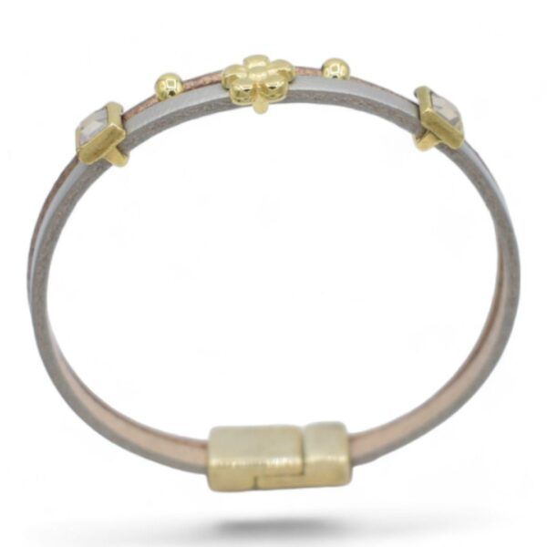 Pulsera de cuero con cristal Swarovski y adornos dorados